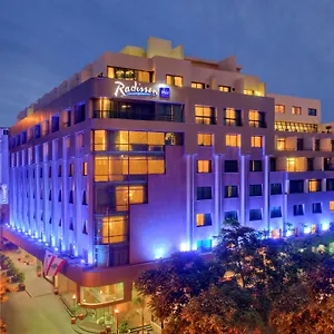 Отель Radisson Blu Martinez